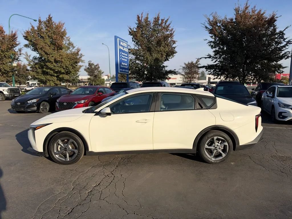 Used 2025 Kia K4 FWD image 7