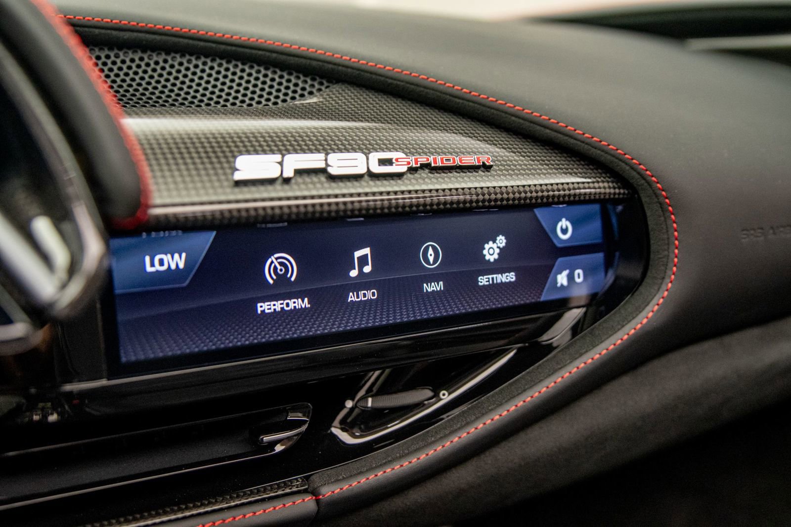 Used 2022 Ferrari SF90 Spider image 39