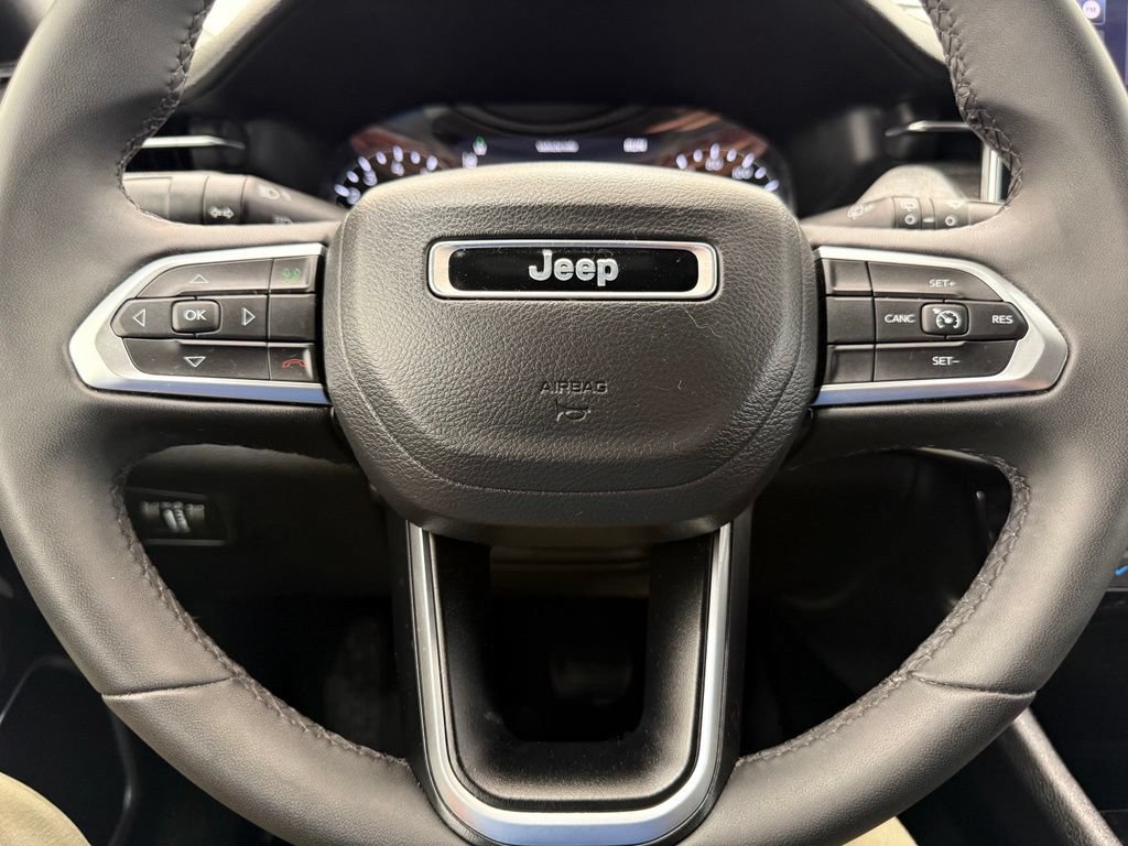Used 2024 Jeep Compass Latitude AWD/4WD image 42