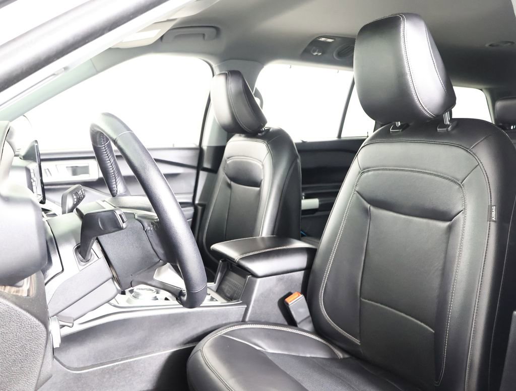Used 2023 Ford Explorer Limited image 7