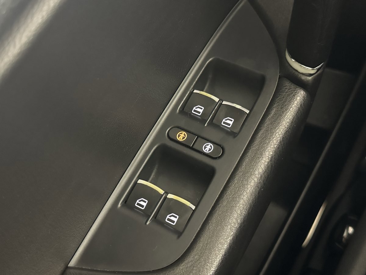 Used 2017 Volkswagen Touareg Wolfsburg Edition image 45