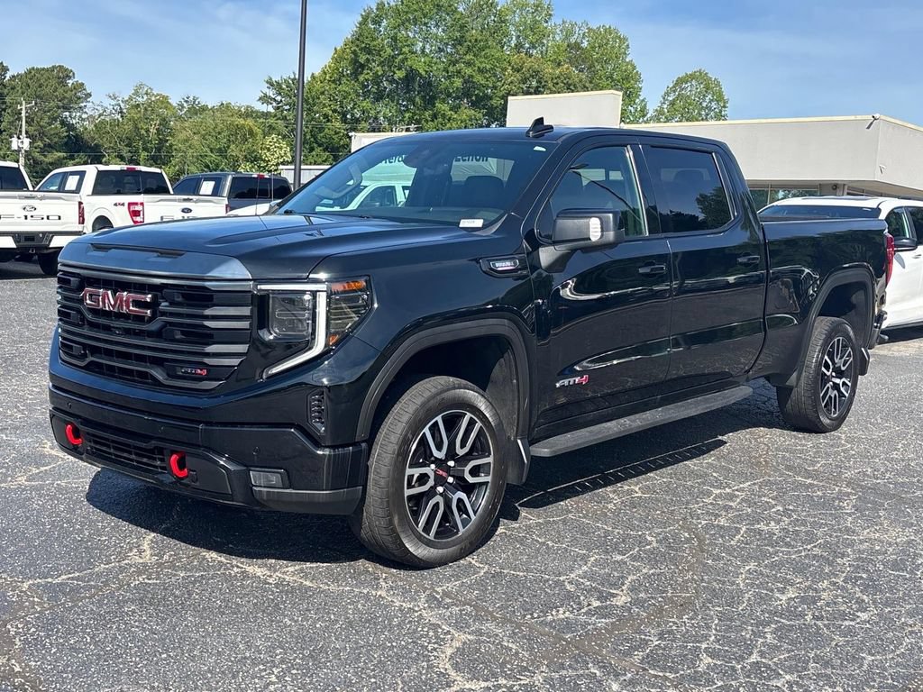 Used 2022 GMC Sierra 1500 AT4 w/ AT4 Premium Package AWD/4WD image 3