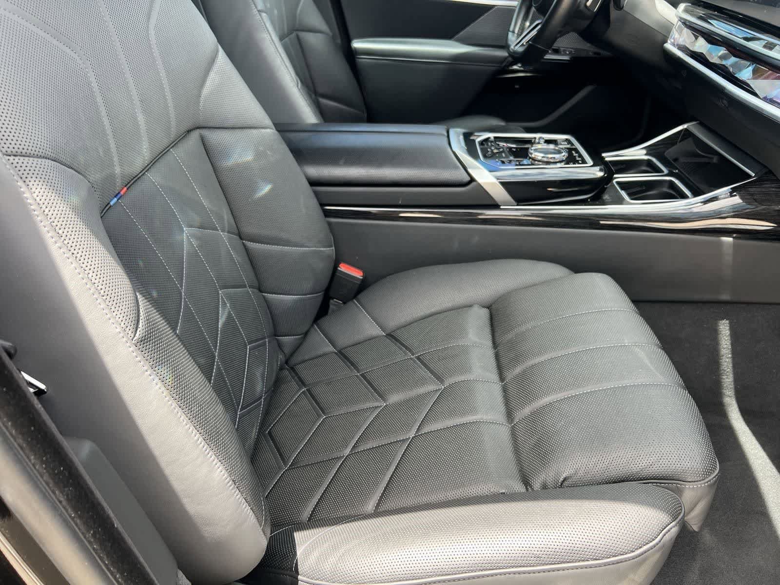Used 2024 BMW 740i RWD image 27