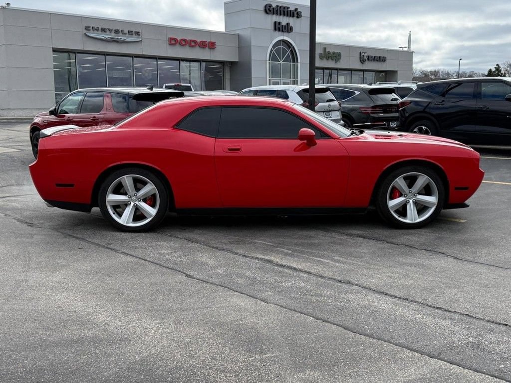 Used 2009 Dodge Challenger SRT8 RWD image 2