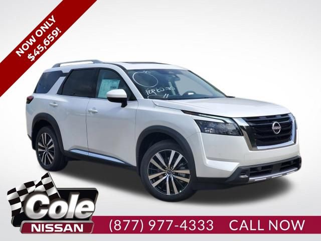 New 2025 Nissan Pathfinder Platinum w/ Cargo Package