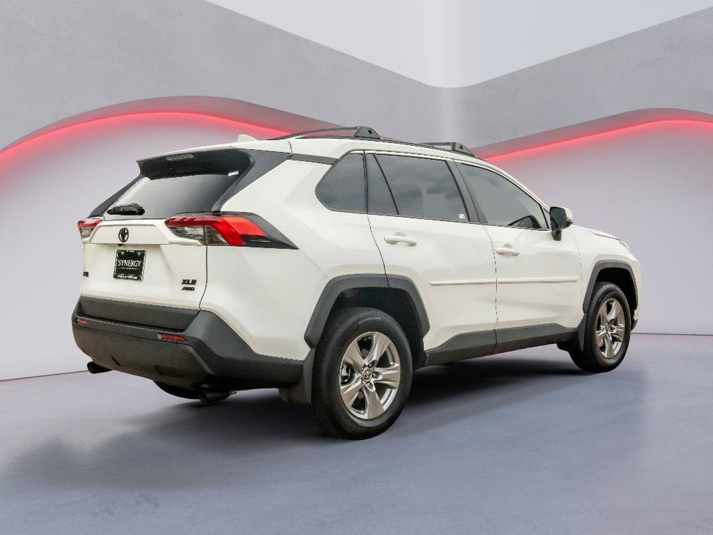 Used 2024 Toyota RAV4 XLE AWD/4WD image 5