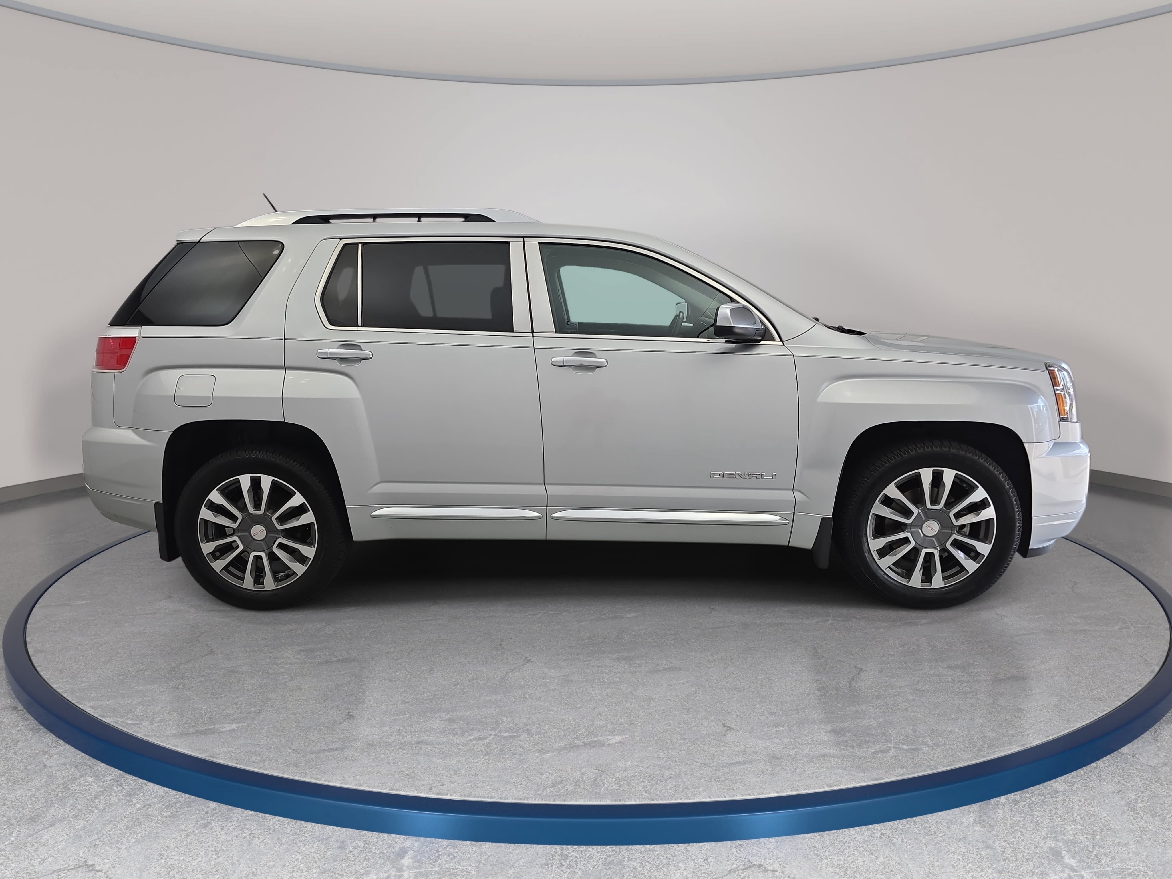 Used 2017 GMC Terrain Denali FWD image 4