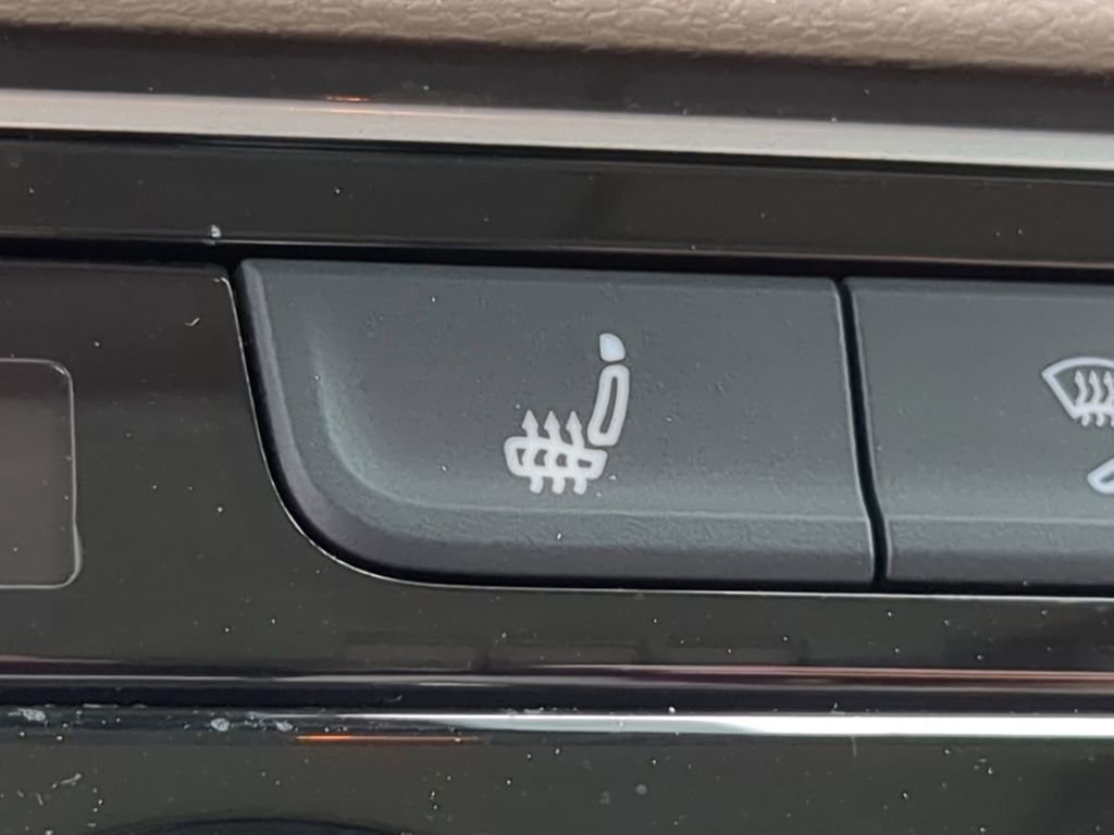 Used 2019 Volkswagen Atlas SEL R-Line AWD/4WD image 28