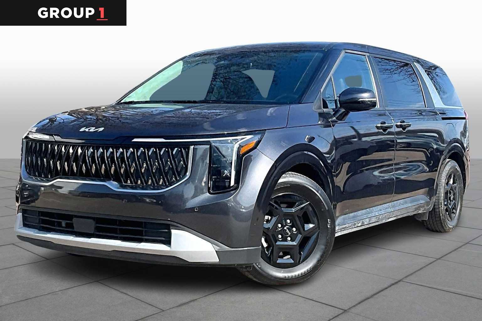 Used 2025 Kia Carnival image 1