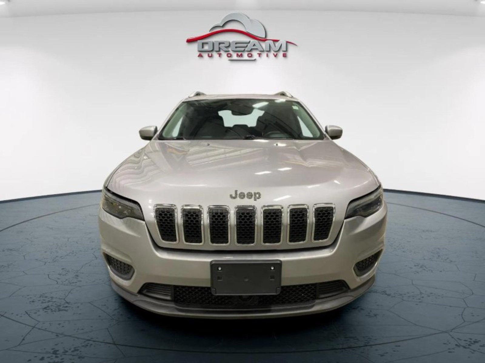 Used 2021 Jeep Cherokee Latitude AWD/4WD image 2