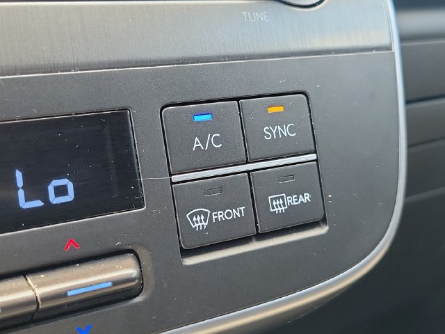 Used 2025 Hyundai Kona SEL FWD image 31