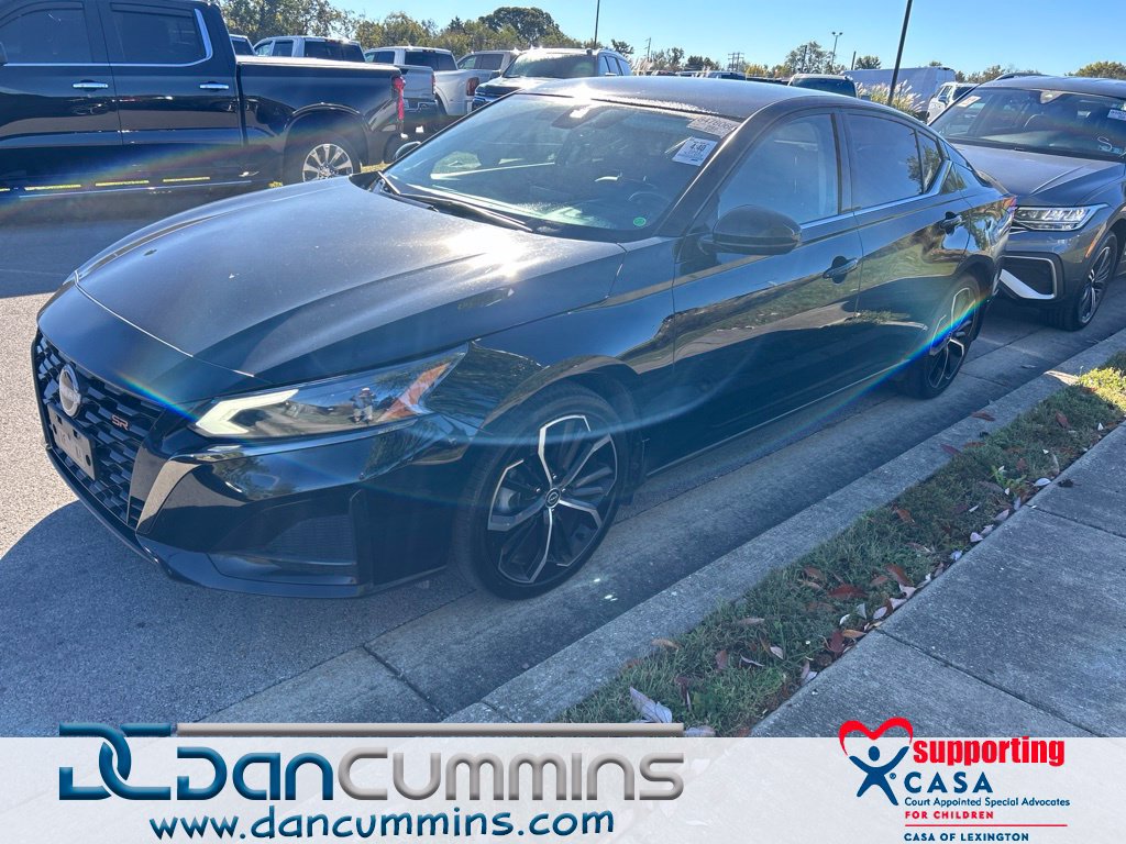 Used 2023 Nissan Altima 2.5 SR FWD image 1