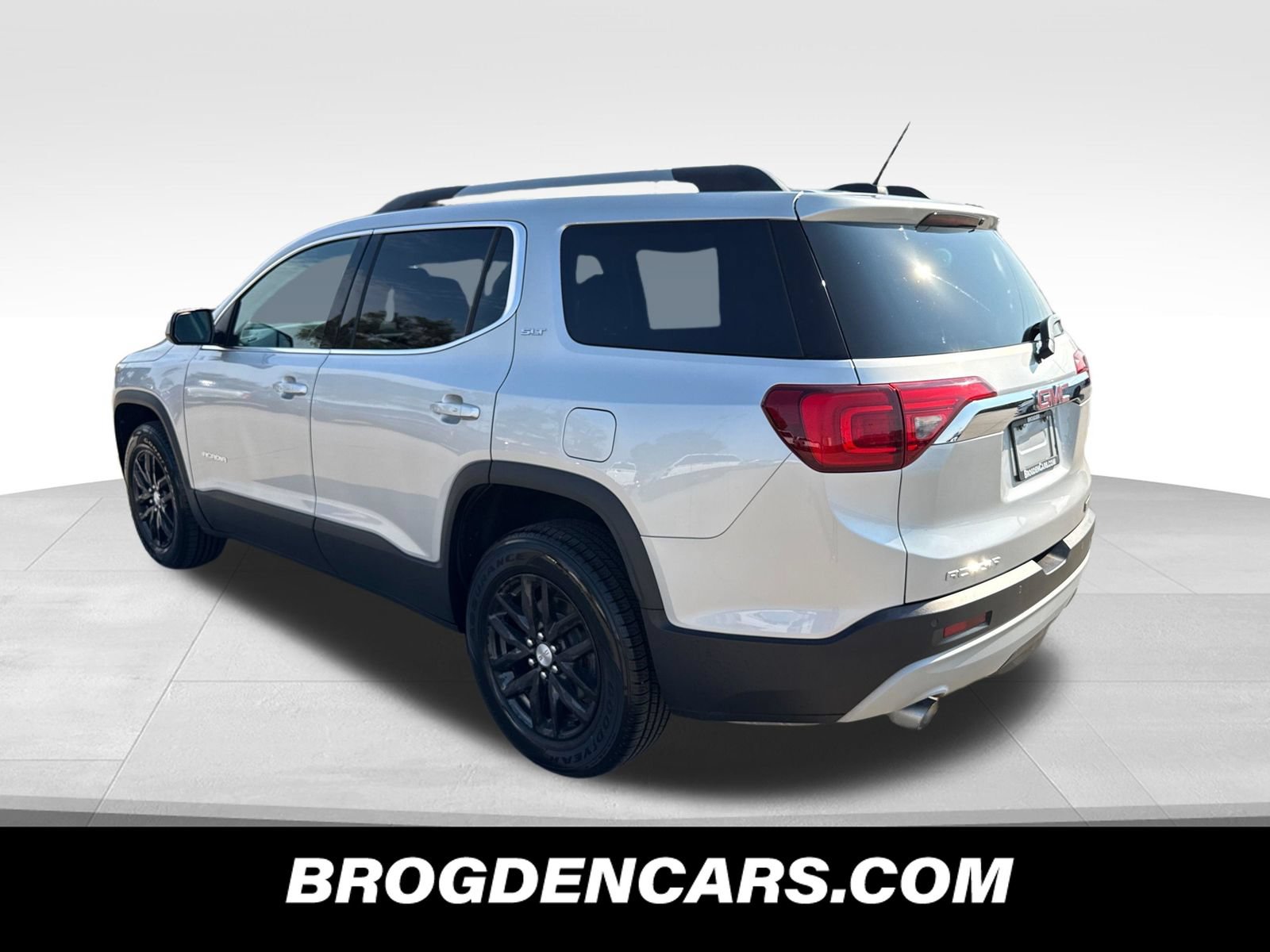 Used 2019 GMC Acadia SLT FWD image 10
