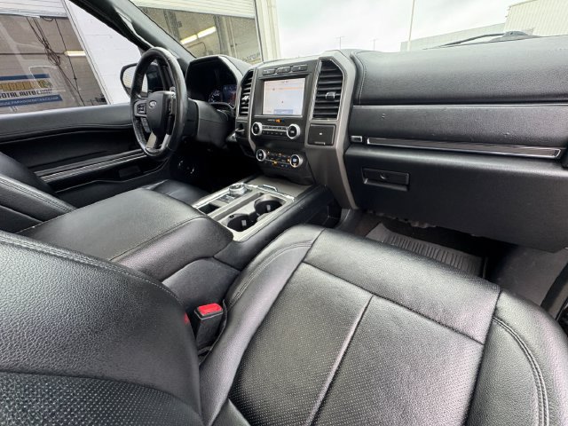 Used 2020 Ford Expedition Max XLT w/ Equipment Group 202A RWD image 32