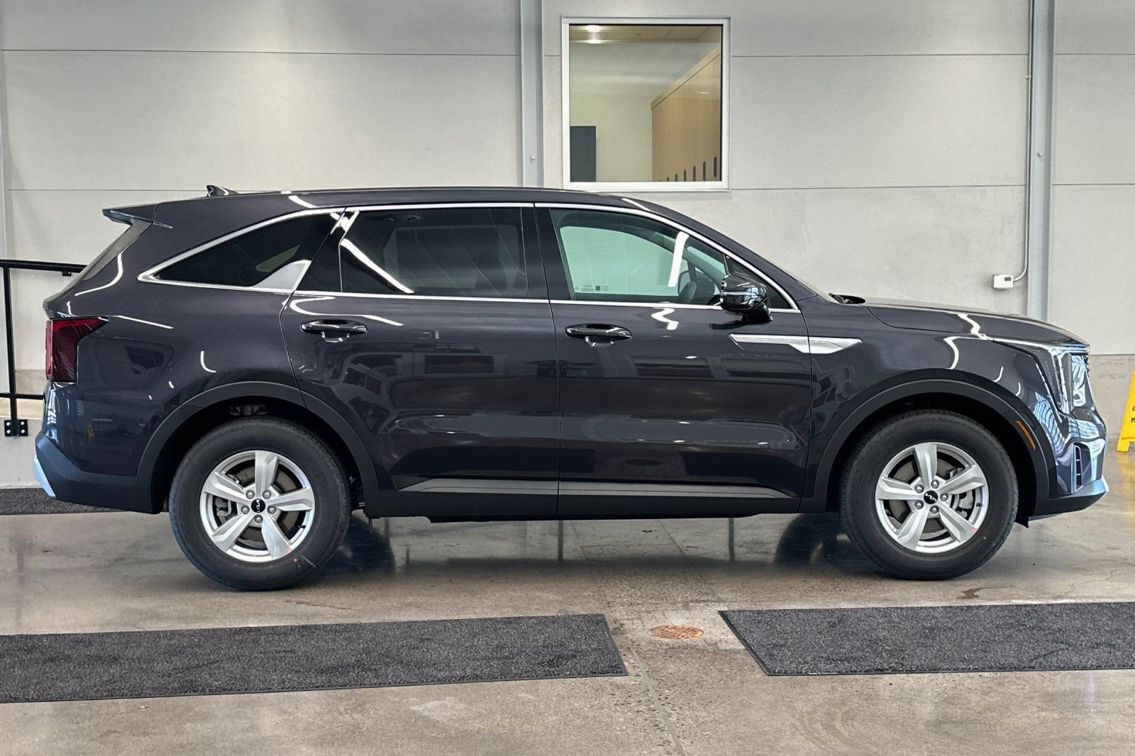 New 2026 Kia Sorento LX FWD image 2
