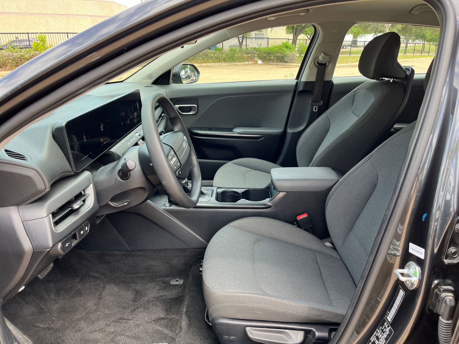 Used 2025 Kia K4 LXS image 30