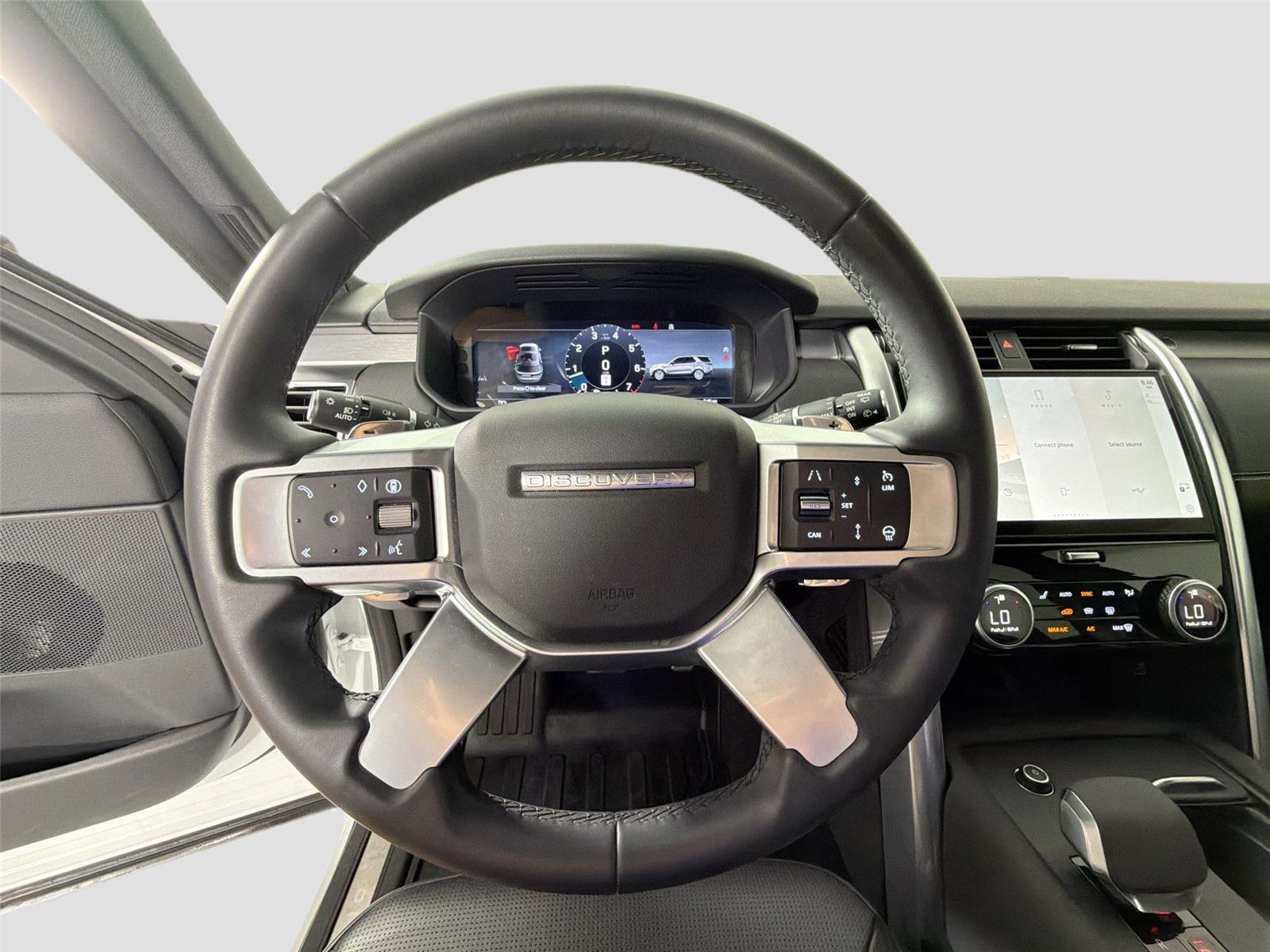 Certified 2024 Land Rover Discovery Dynamic SE AWD/4WD image 11