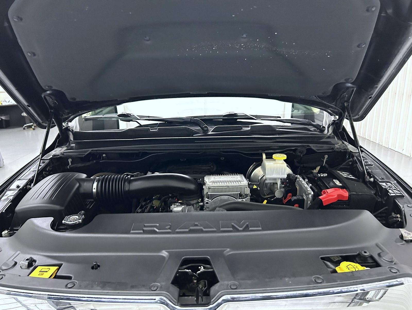 Used 2020 RAM 1500 Laramie AWD/4WD image 24
