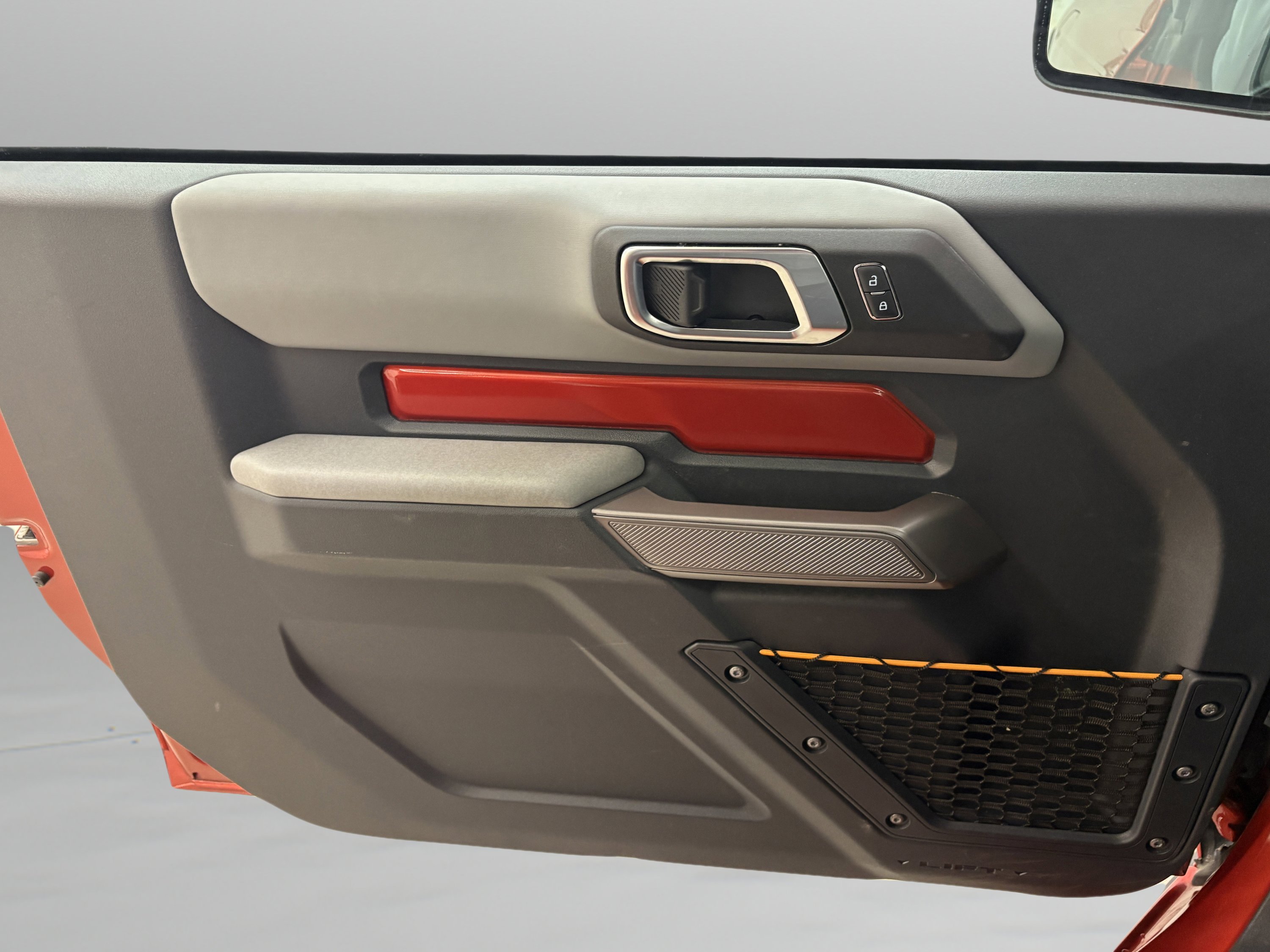 Used 2023 Ford Bronco Badlands image 29