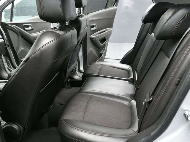 Used 2019 Chevrolet Trax LT w/ LT Convenience Package image 13