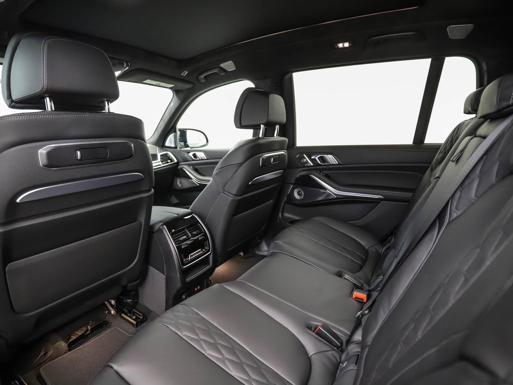 New 2026 BMW X7 M60i image 21