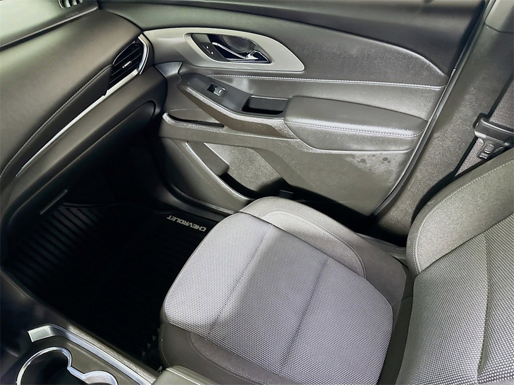 Used 2023 Chevrolet Traverse LT image 20