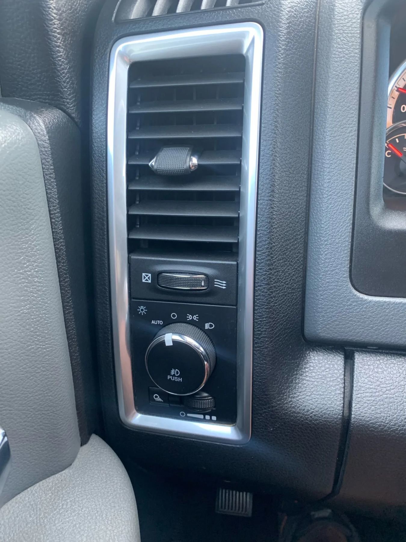 Used 2018 RAM 1500 Lone Star image 24