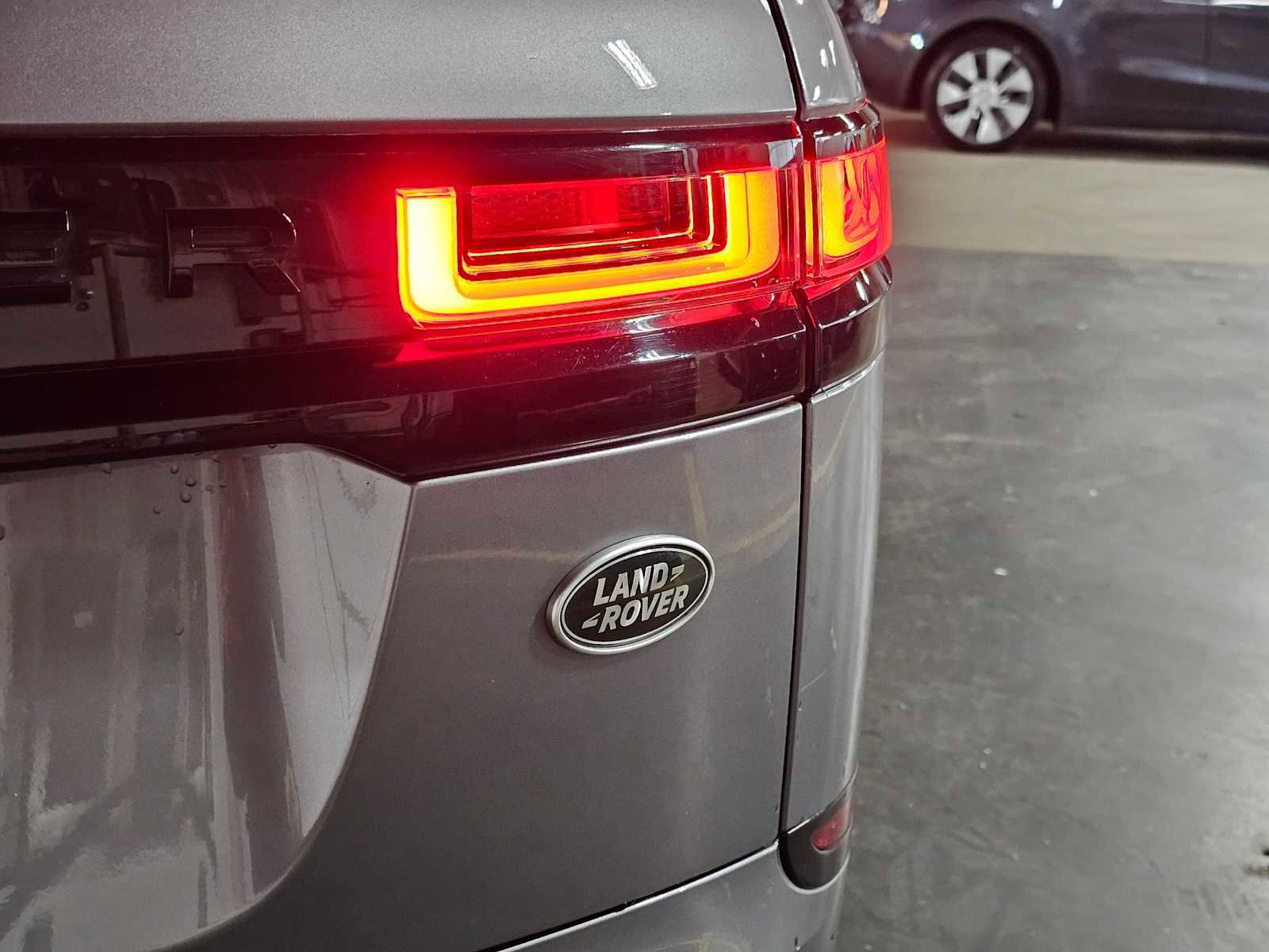 Used 2022 Land Rover Range Rover Velar R-Dynamic S AWD/4WD image 17