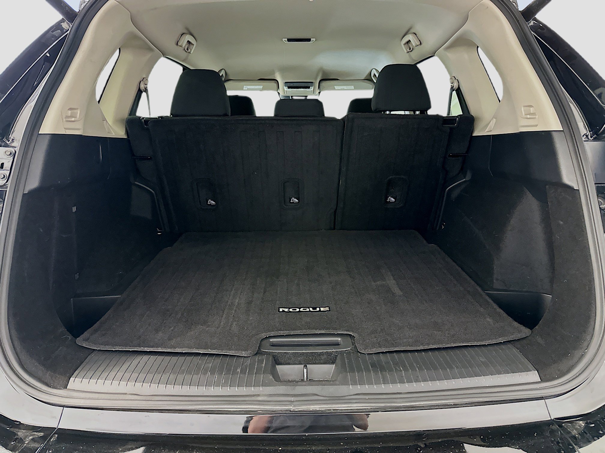 Used 2025 Nissan Rogue SV image 29