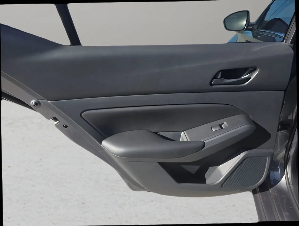 Used 2025 Nissan Altima 2.5 S image 11