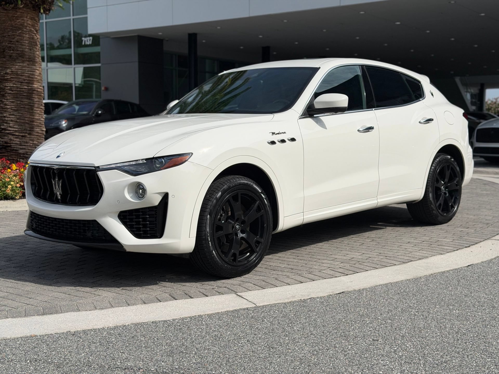 Used 2023 Maserati Levante Modena AWD/4WD image 10