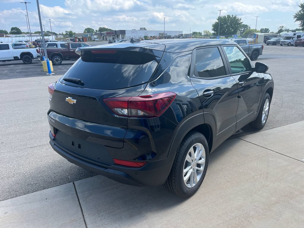 New 2026 Chevrolet TrailBlazer LS w/ LS Convenience Package AWD/4WD image 5