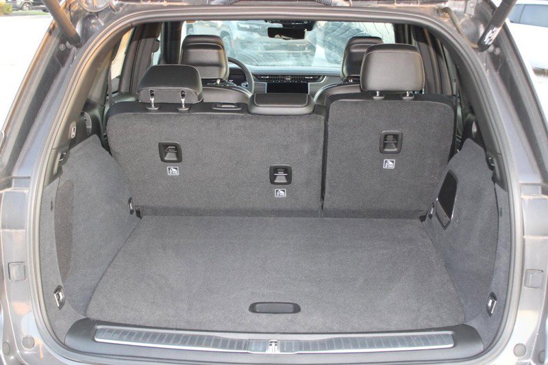 New 2023 Jeep Grand Cherokee Overland w/ Luxury Tech Group IV image 10