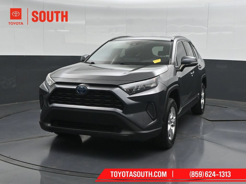 Used 2021 Toyota RAV4 LE AWD/4WD image 5