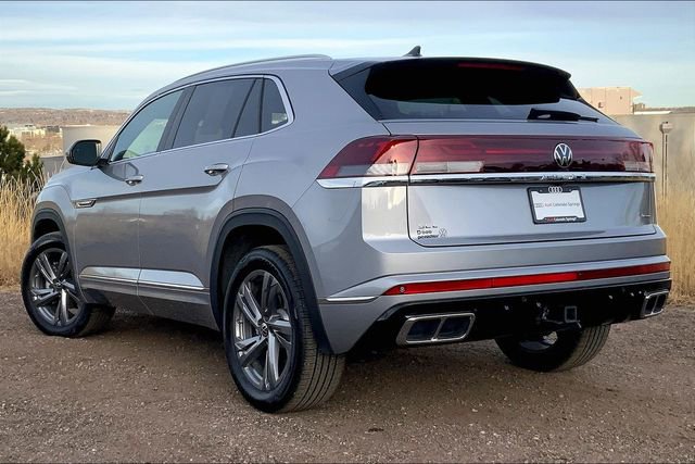 Used 2024 Volkswagen Atlas Cross Sport SEL R-Line image 11