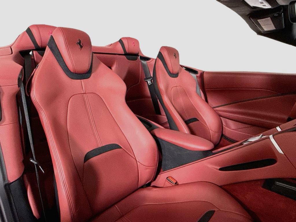 Used 2026 Ferrari Roma Spider RWD image 4