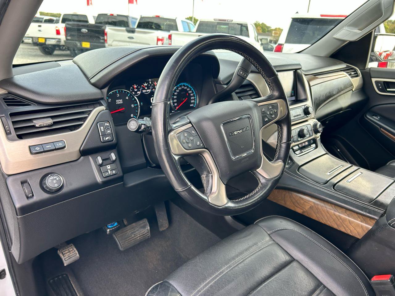 Used 2019 GMC Yukon XL Denali RWD image 6