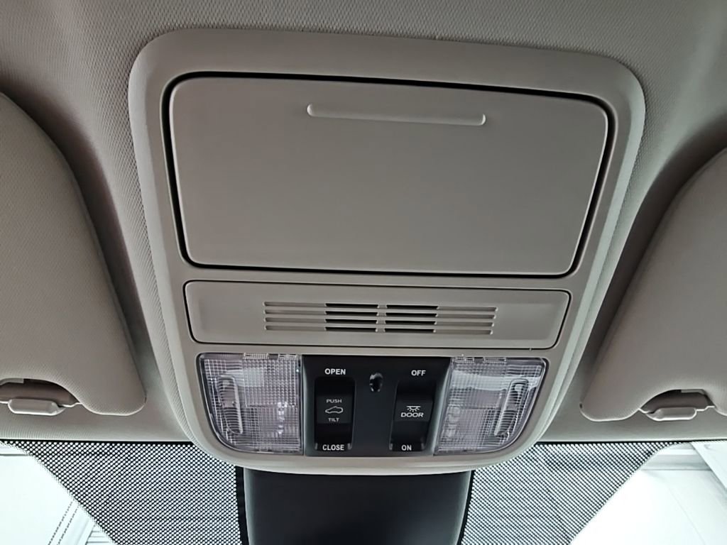 New 2026 Honda Odyssey Touring image 24