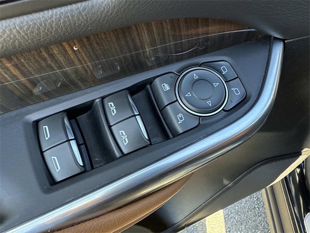 Certified 2022 Cadillac XT4 Premium Luxury w/ Enhanced Visibility Package image 10