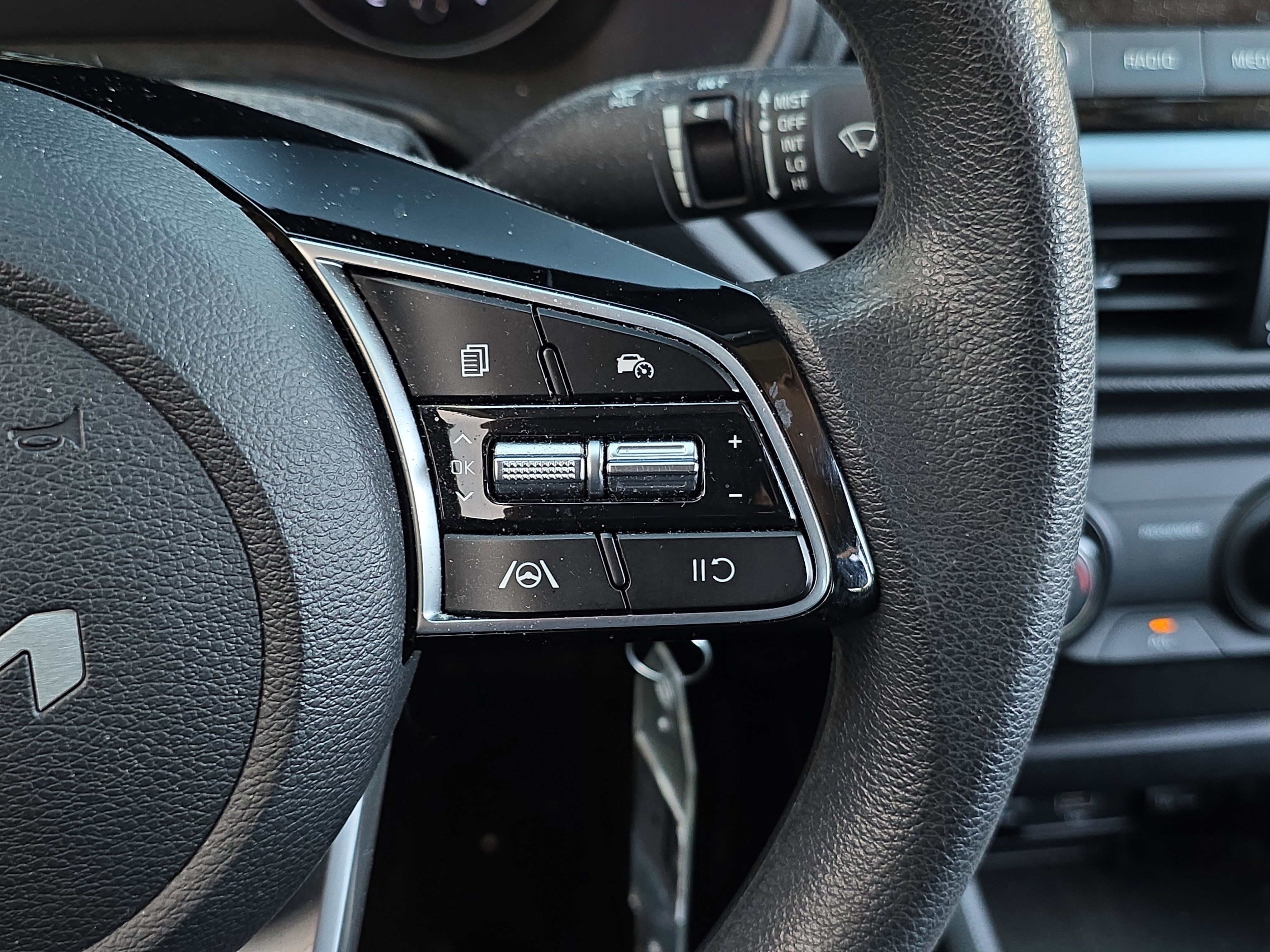 Used 2023 Kia Forte LXS image 13