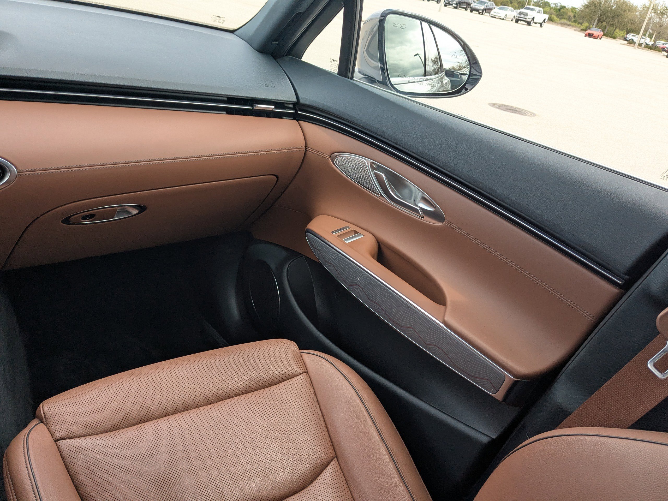 Used 2024 Genesis GV70 2.5T w/ Advanced Package image 21