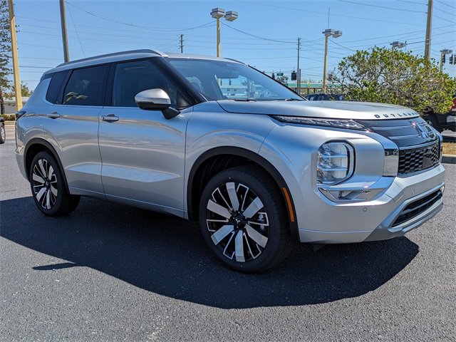 New 2025 Mitsubishi Outlander SEL image 3