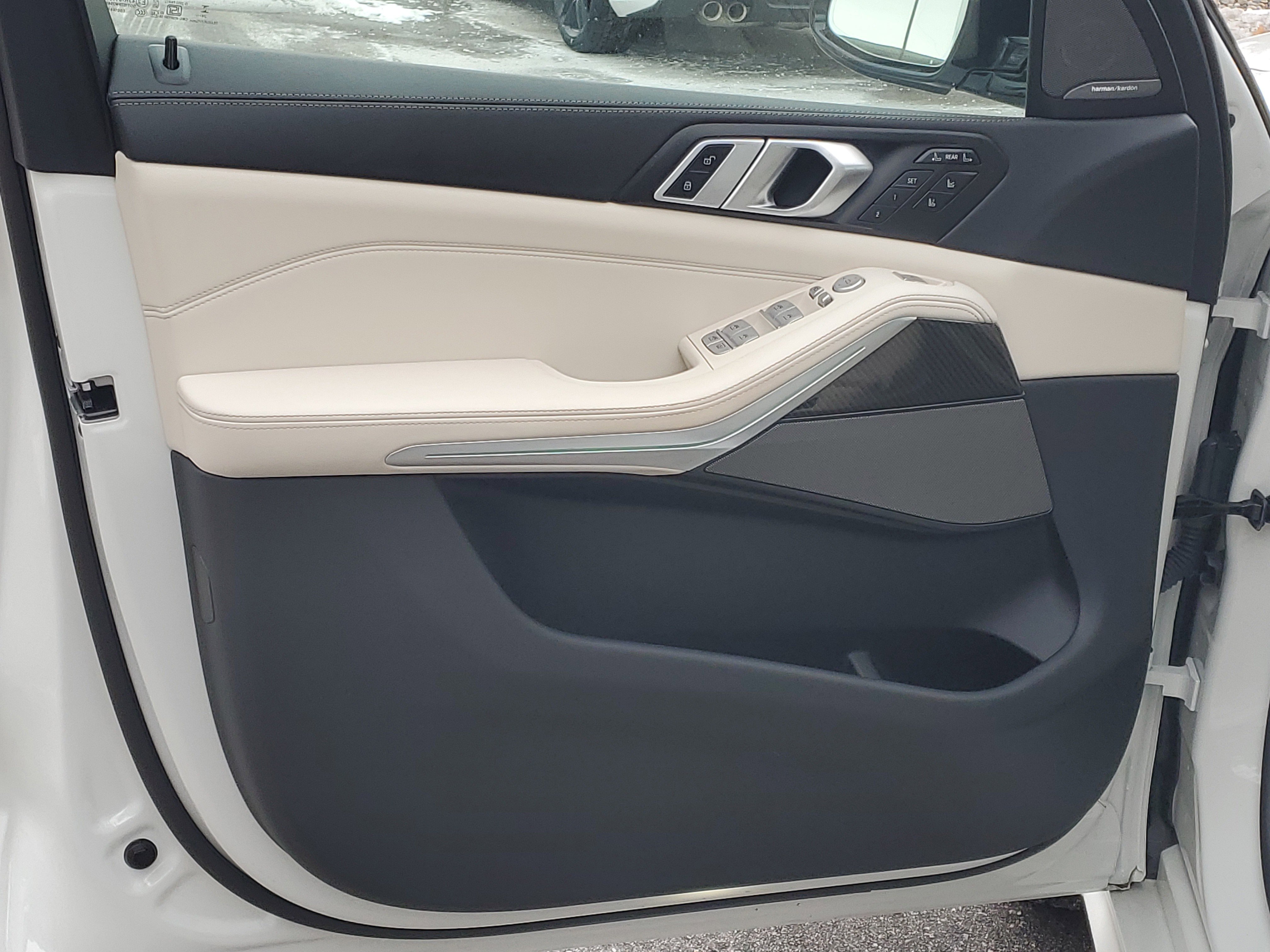 Certified 2025 BMW X7 M60i image 5