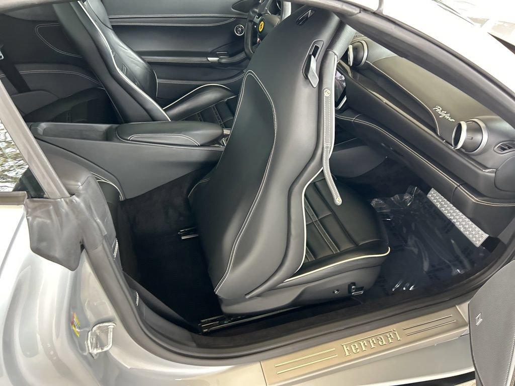 Used 2019 Ferrari Portofino RWD image 42