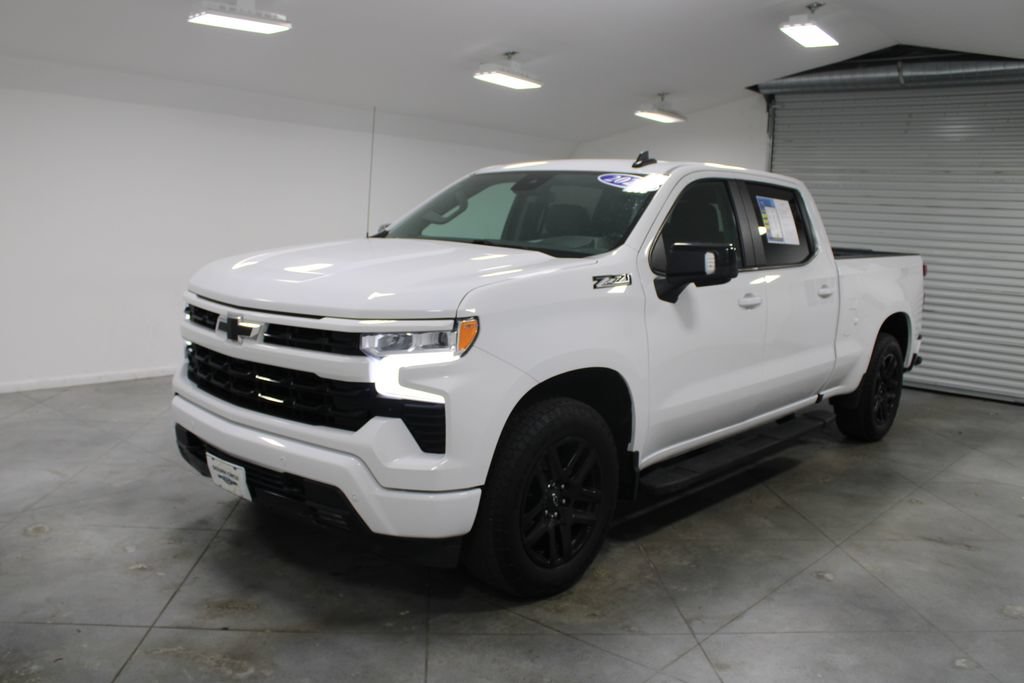 Used 2024 Chevrolet Silverado 1500 RST w/ Convenience Package II AWD/4WD image 4