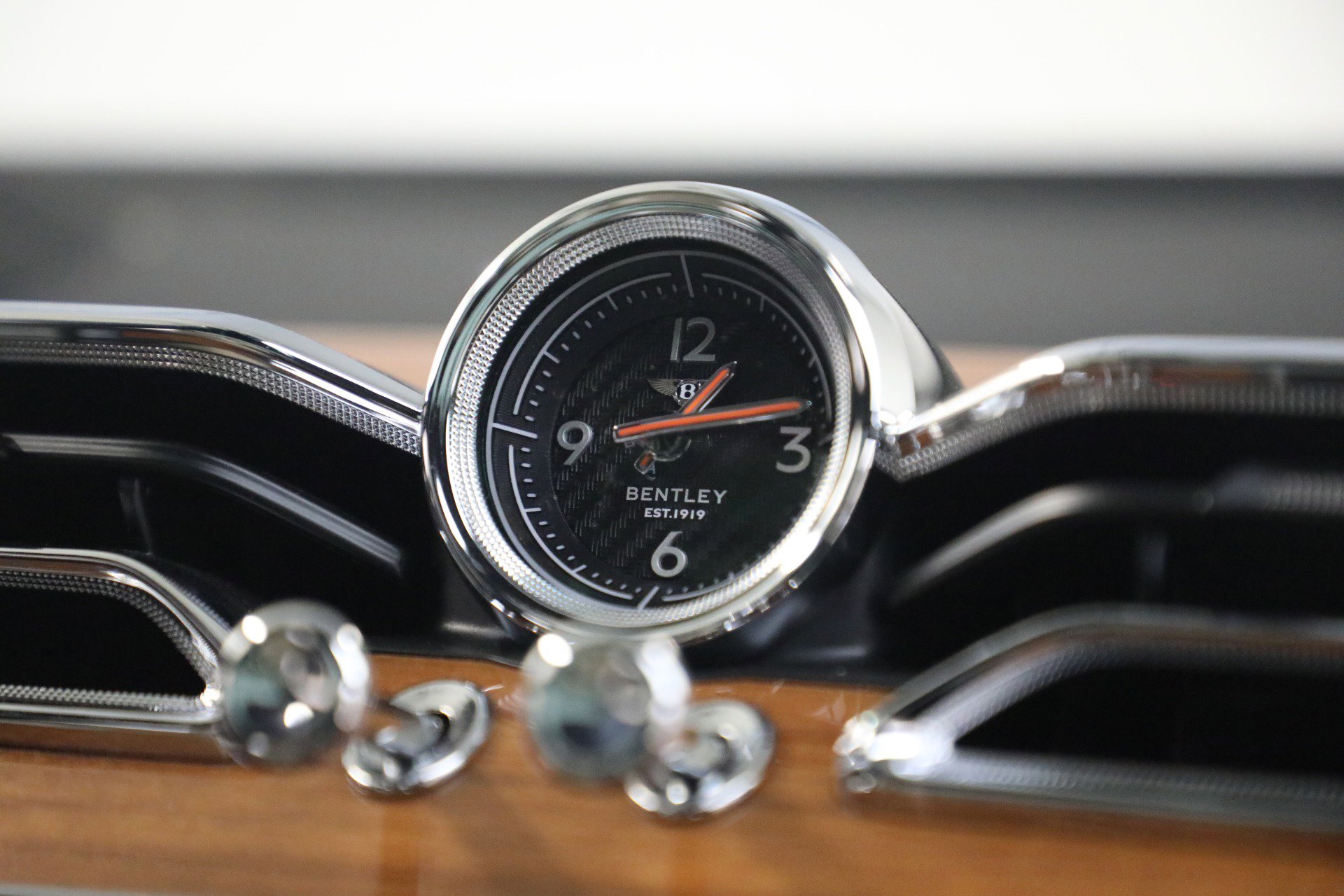 Used 2023 Bentley Bentayga image 25