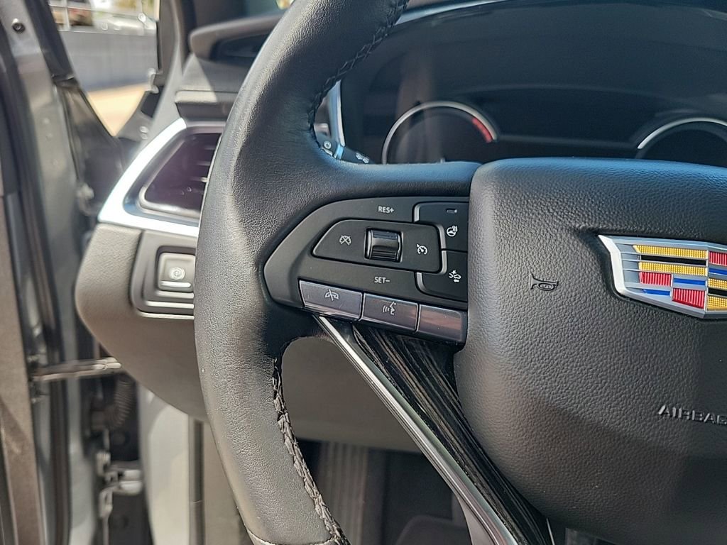 Used 2025 Cadillac XT6 Premium Luxury FWD image 23