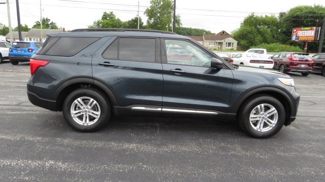 Certified 2022 Ford Explorer XLT w/ Equipment Group 202A image 9