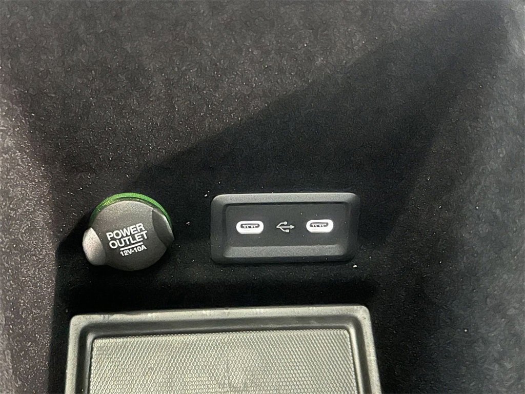 New 2026 Aston Martin DBX 707 image 27