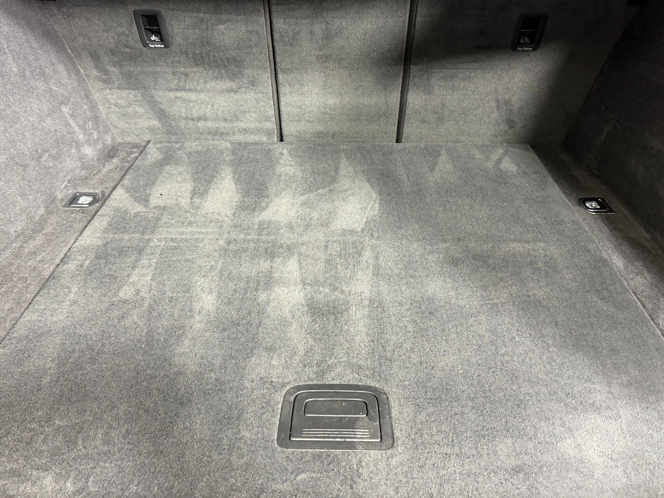 Used 2022 Audi e-tron Premium w/ Convenience Plus Package image 19